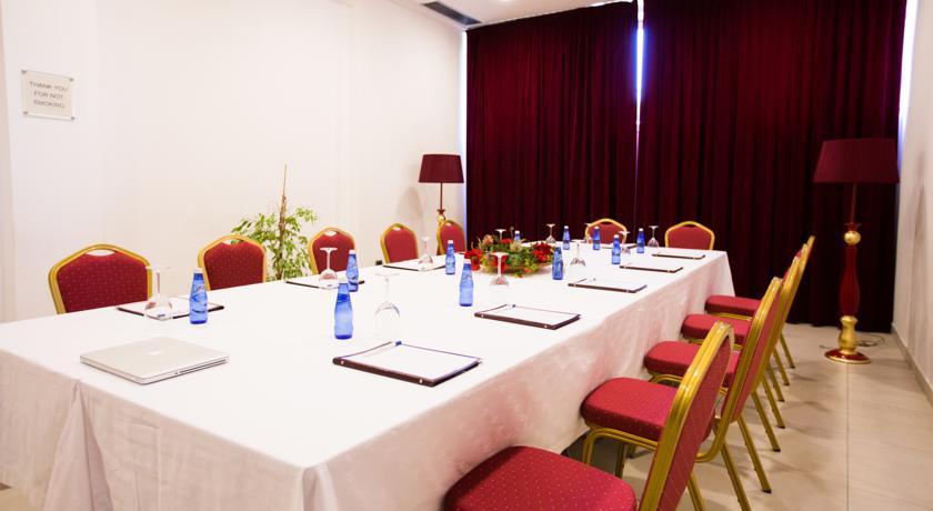 Diplomat Hotel & Spa Tirana Exteriör bild