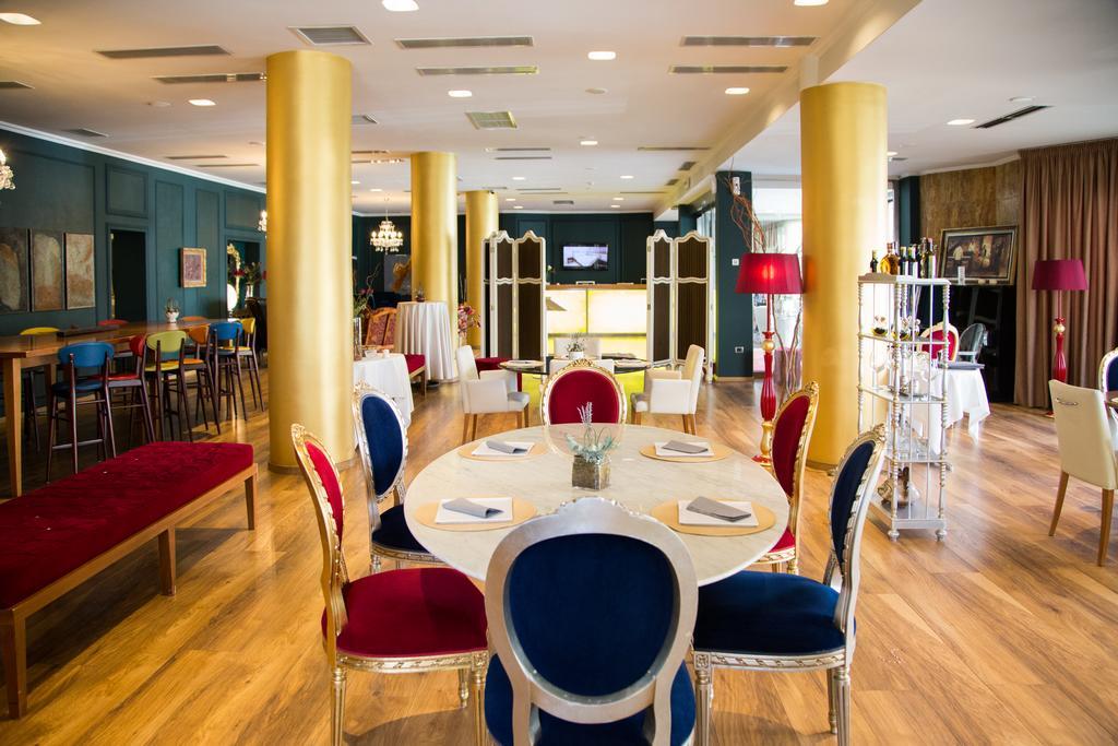 Diplomat Hotel & Spa Tirana Exteriör bild