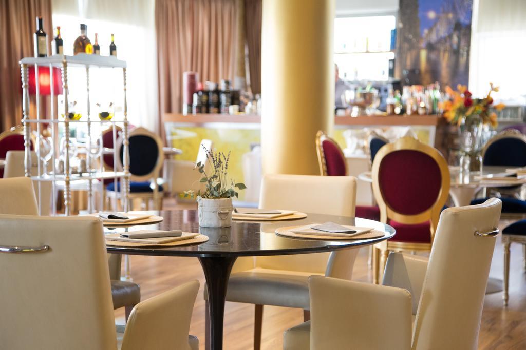 Diplomat Hotel & Spa Tirana Exteriör bild