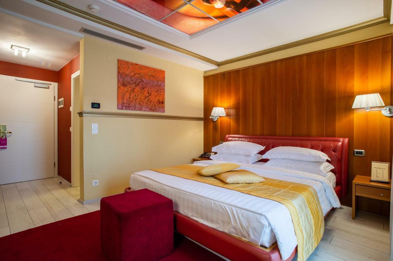 Diplomat Hotel & Spa Tirana Exteriör bild