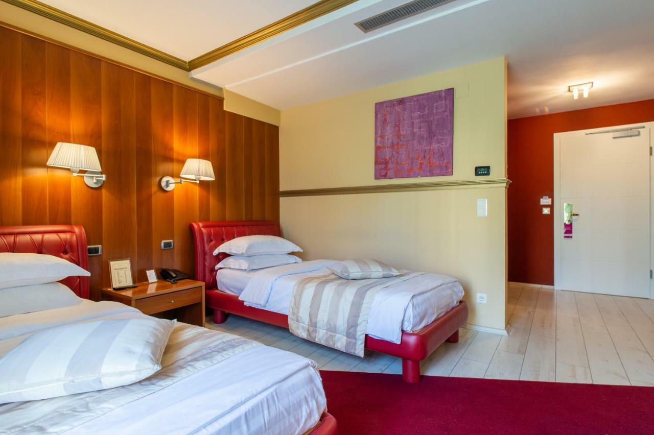 Diplomat Hotel & Spa Tirana Exteriör bild