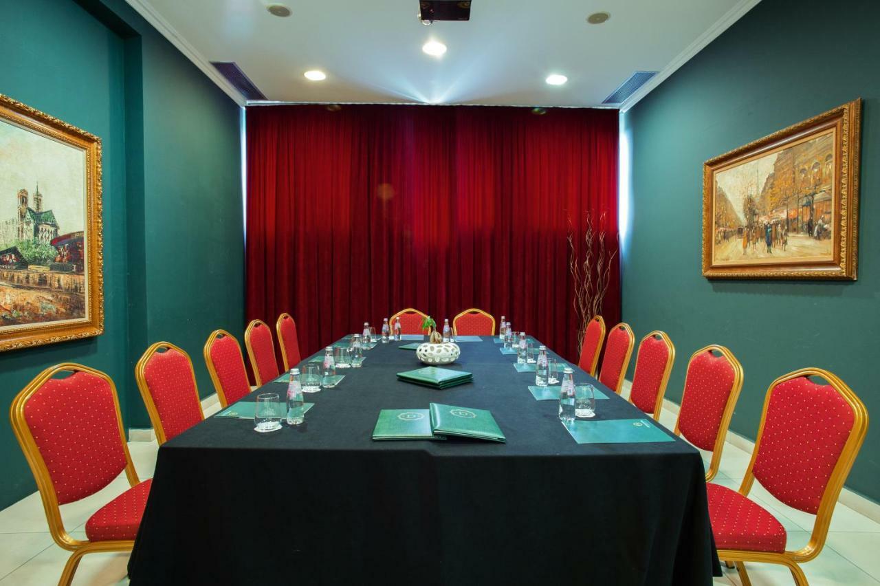 Diplomat Hotel & Spa Tirana Exteriör bild